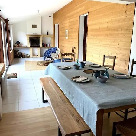 Maison De La Foret Ares