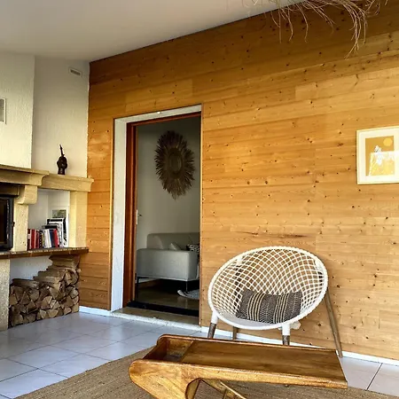 Maison De La Foret * Ares