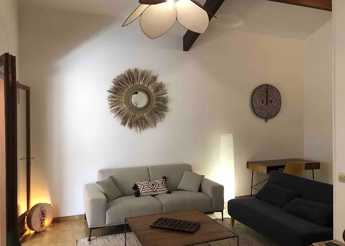 Semesterbostad Maison De La Foret Ares