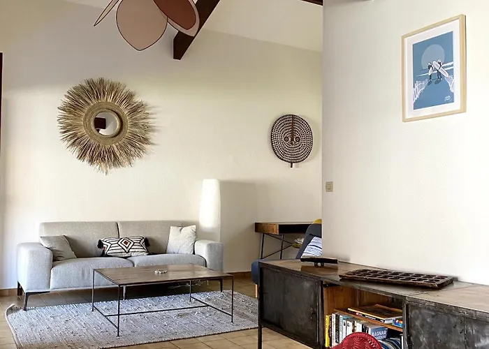 Semesterbostad Maison De La Foret Ares