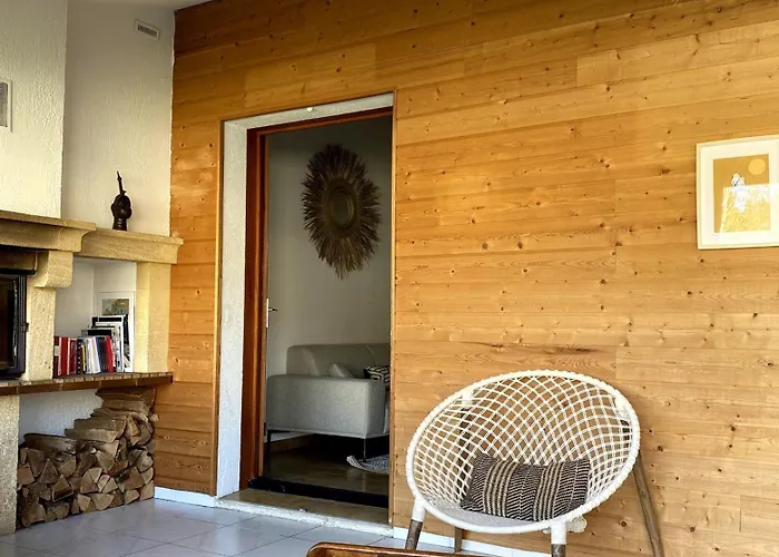 Maison De La Foret * Ares